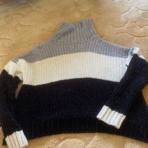 Poof New York, women’s turtleneck sweater size large